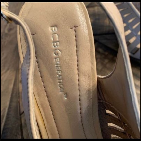 BCBG sling back platform heels - Picture 6 of 6